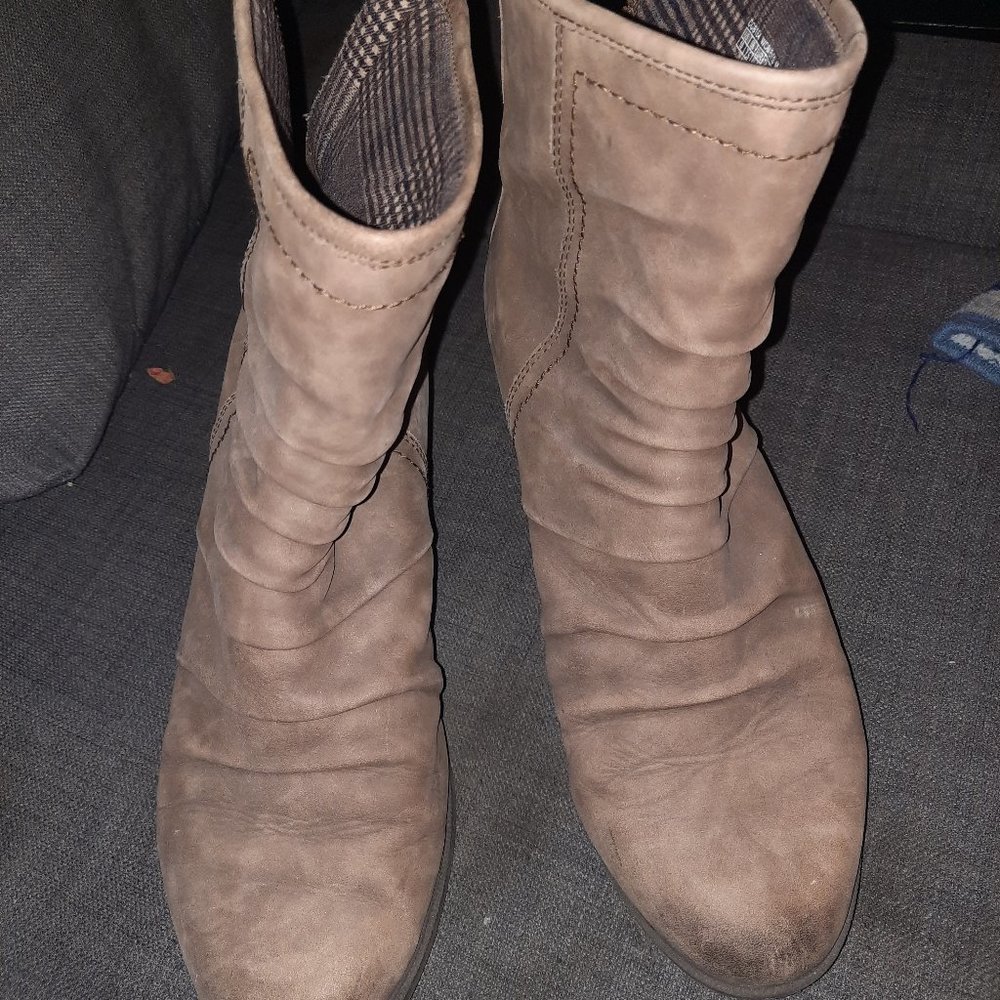 Rockport Tan Ankle booties